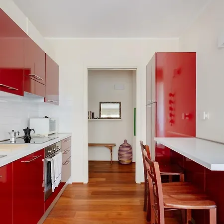 Lägenhet Renovated Two-room With Double Terrace *