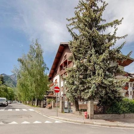 Renovated Two-room With Double Terrace Apartamento Bardonecchia